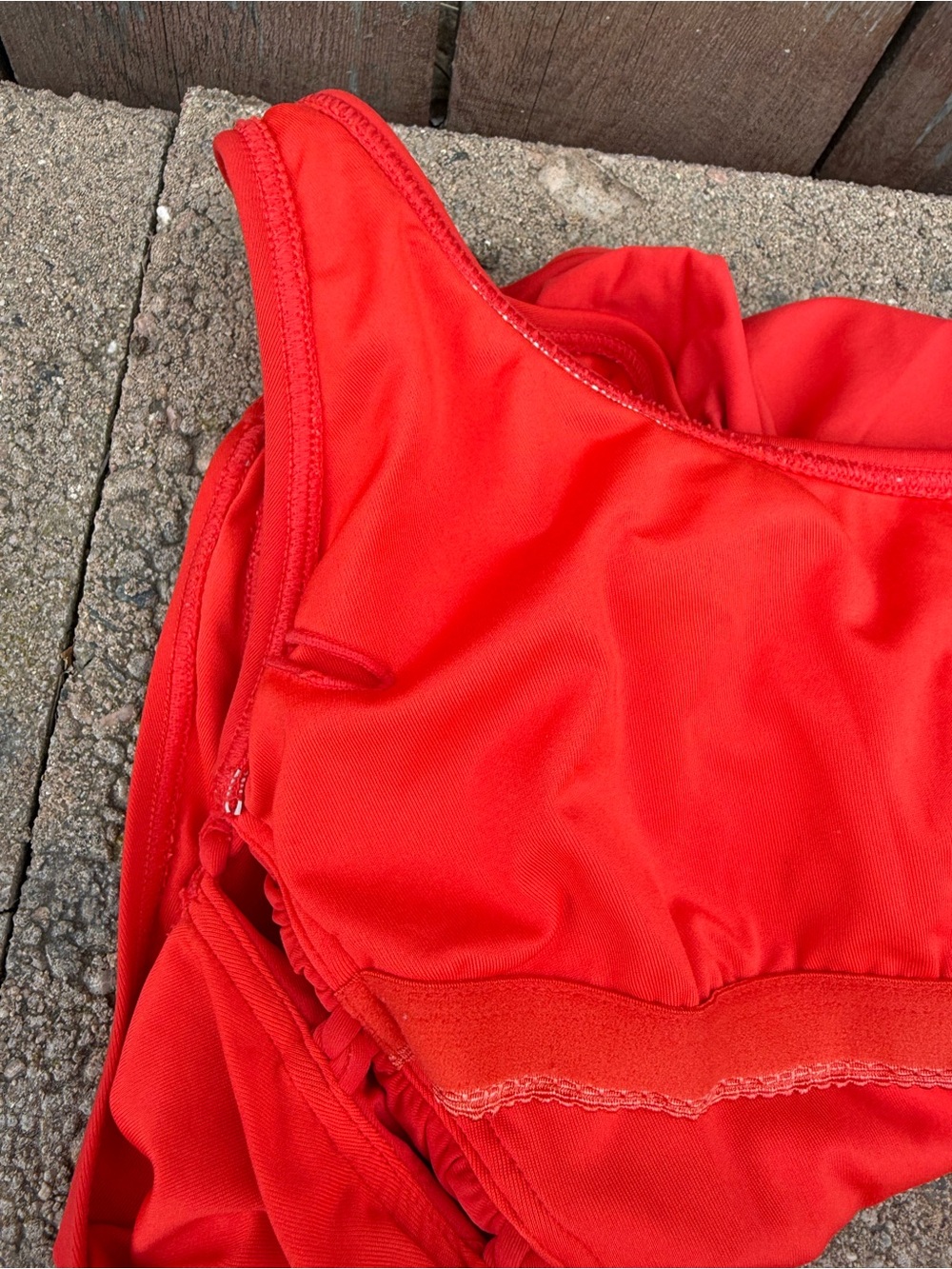 Carmen Marc Valvo Women’s Red Ruched Cut Out One Piece Swimsuit Size 8 - Picture 8 of 11